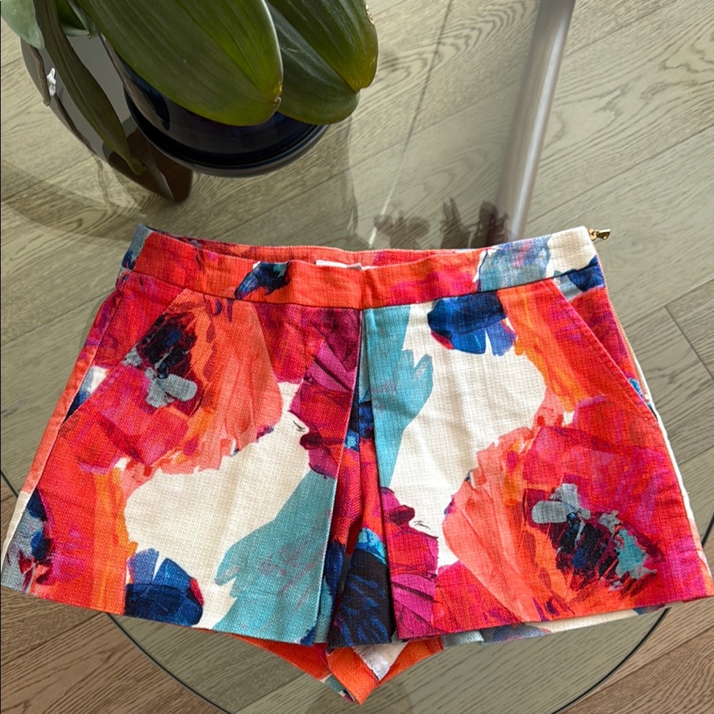 Trina Turk Flora Shorts. Size 4